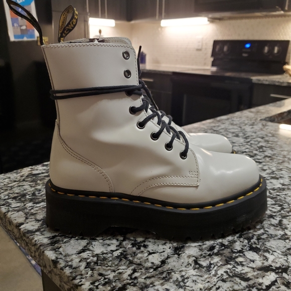 SOLD Dr. Marten White Jadon - Picture 3 of 8